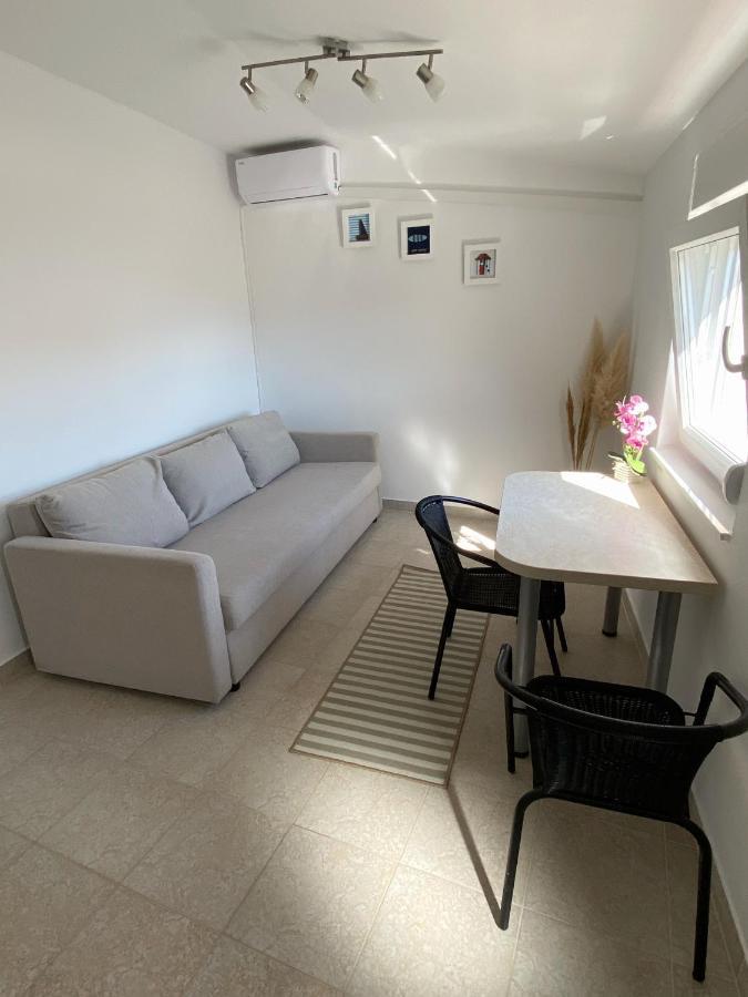 Beachfront Apartment Vir Dış mekan fotoğraf