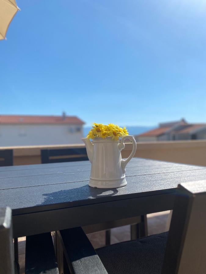 Beachfront Apartment Vir Dış mekan fotoğraf